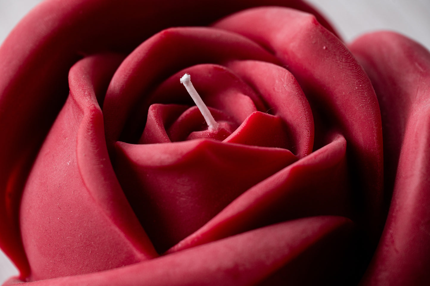 Hand-poured soy wax rose candle, sustainable floral-inspired décor