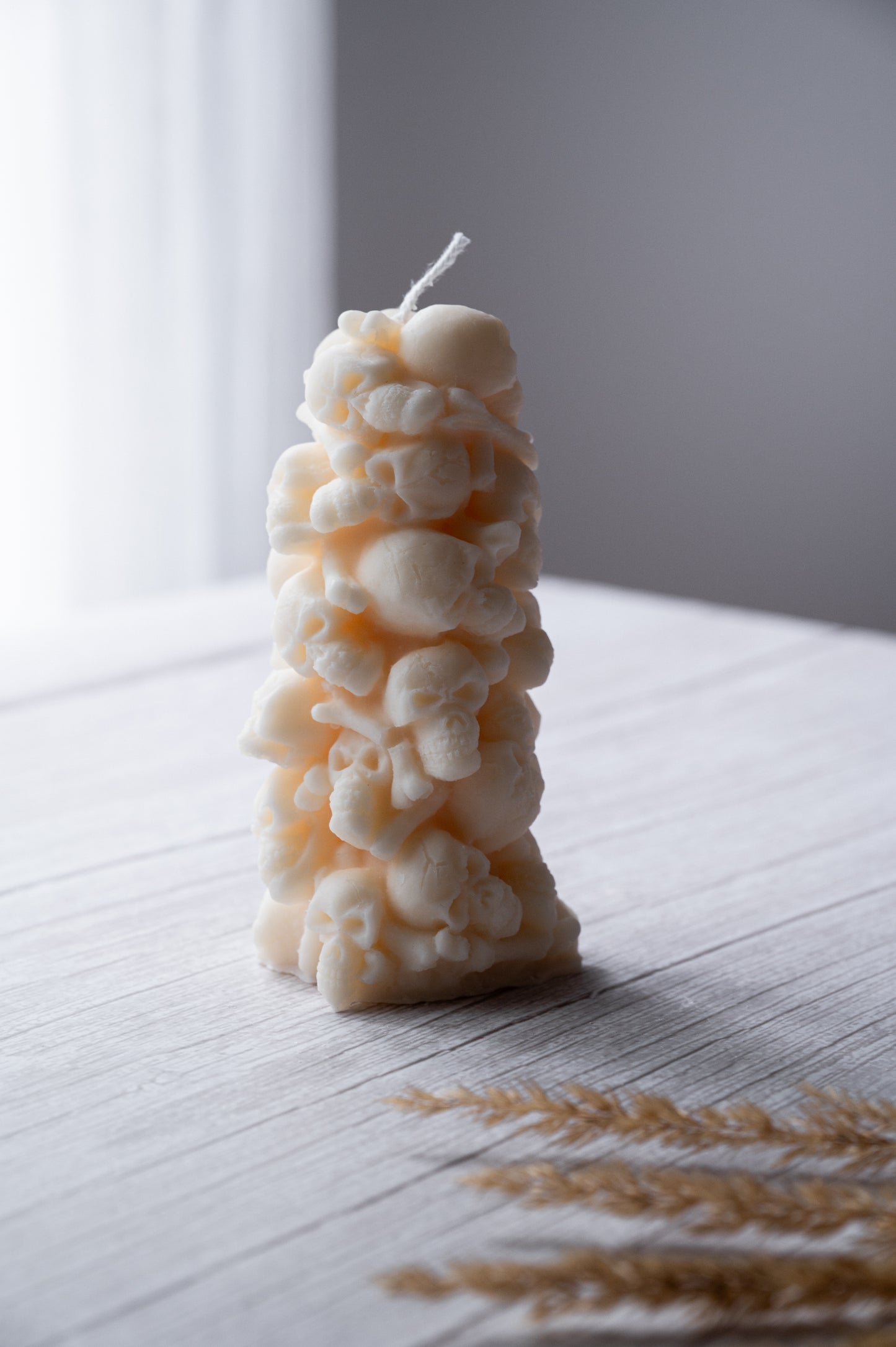 Gothic skull candle – eco-friendly soy wax Halloween home decoration