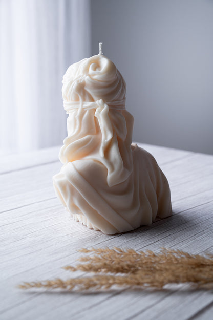 Hand-poured Blind Lady Justice Candle – sustainable and artistic home décor