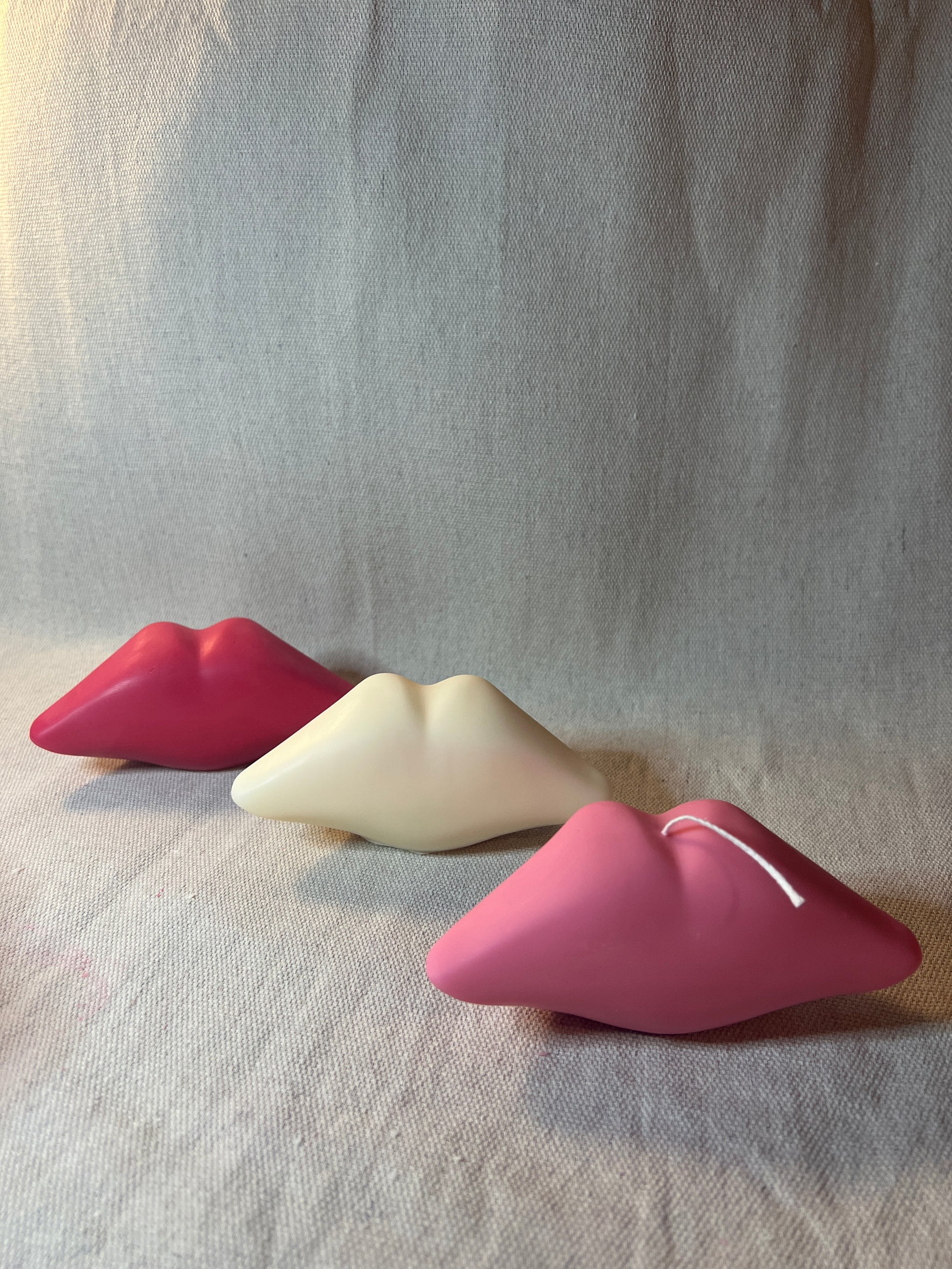 Hand-poured lip candle, playful and luxurious decorative piece
