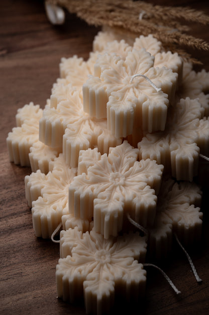 Snowflake Christmas Candle – Handmade Soy Wax Candle