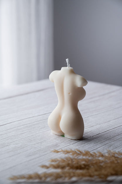 Hand-poured Venus statue candle, sustainable and symbolic décor