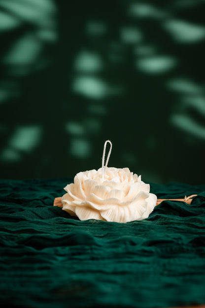 Large Peony Blossom Candle – Bold & Elegant Decor