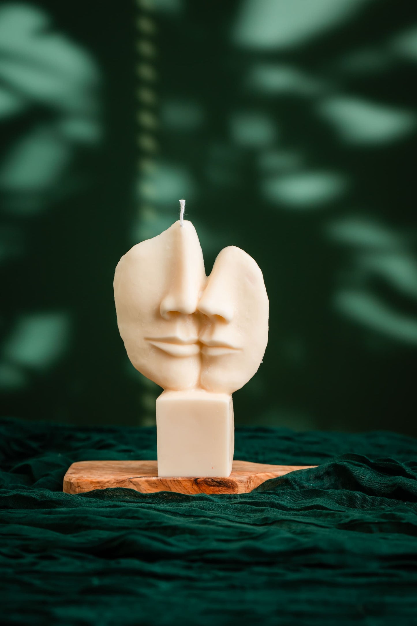 Face Kissing Sculpture Candle I Aesthetic Decoration