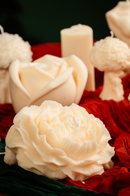Large Peony Blossom Candle – Bold & Elegant Decor