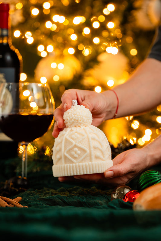 Christmas Bobble Cap Soy Candle – Holiday Décor | Hand-Poure