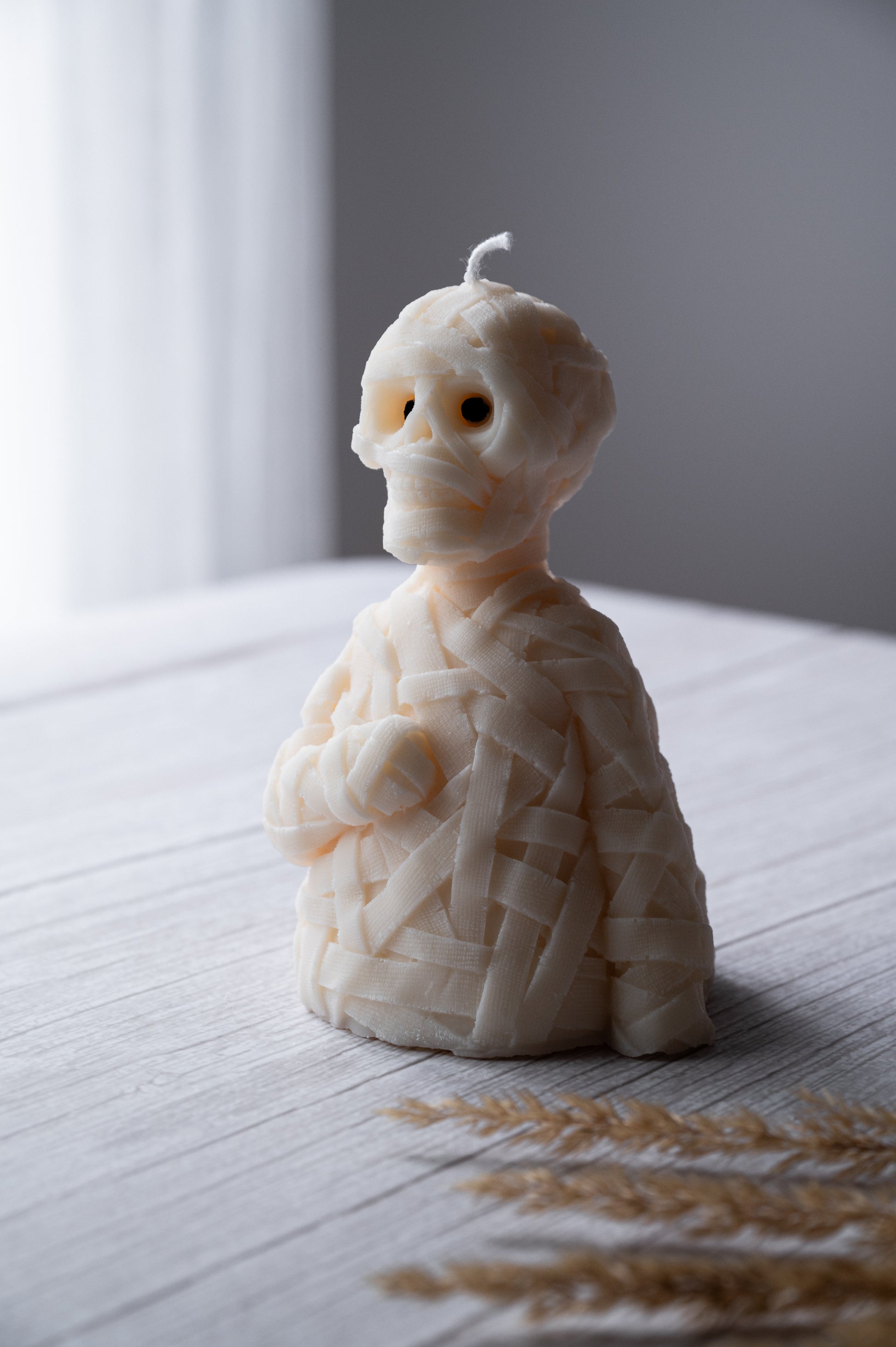 Zombie Skull Candle – spooky eco-friendly soy wax Halloween decoration
