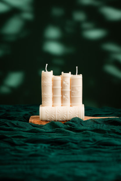 Bookshelf Candle – Cozy Literary Charm